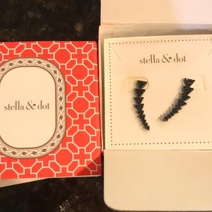 Stella & Dot Black Pave Triangle Path Ear Climber- Hematite